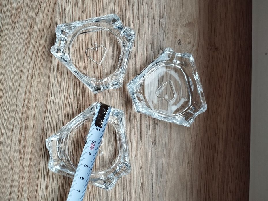 szkło kryształowe pik, trefl, serce popielniczki 3 szt