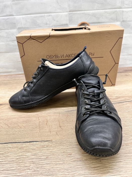 Чоловіче взуття фірми Respect 42 розміру