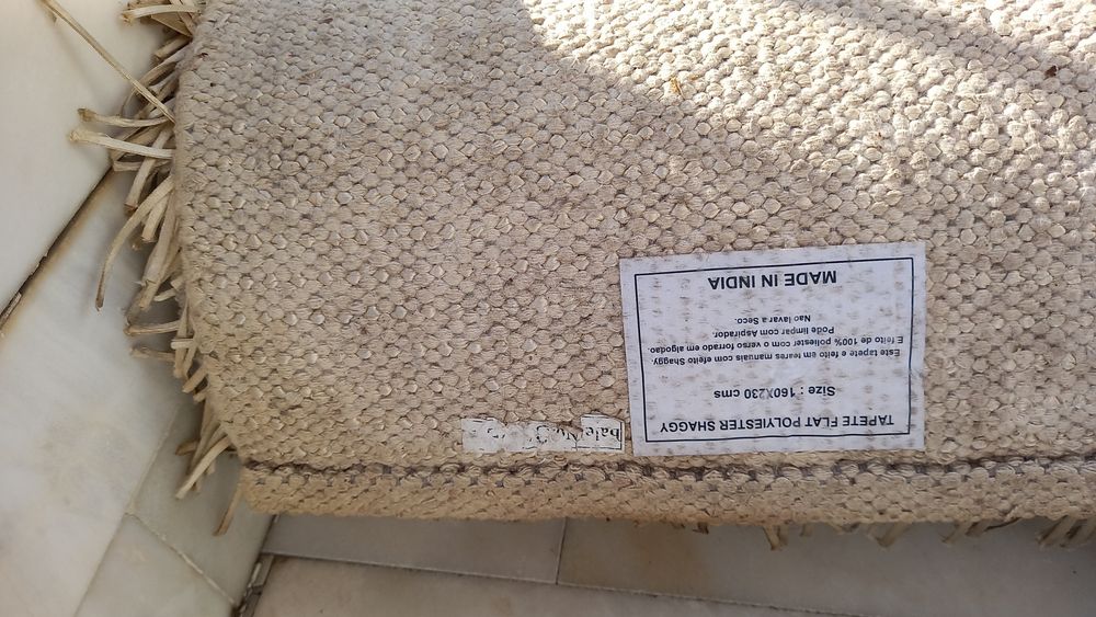 Tapete Shaggy com fitas de poliester