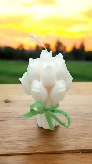 Świeczka sojowa białe tulipany prezent dzień kobiet