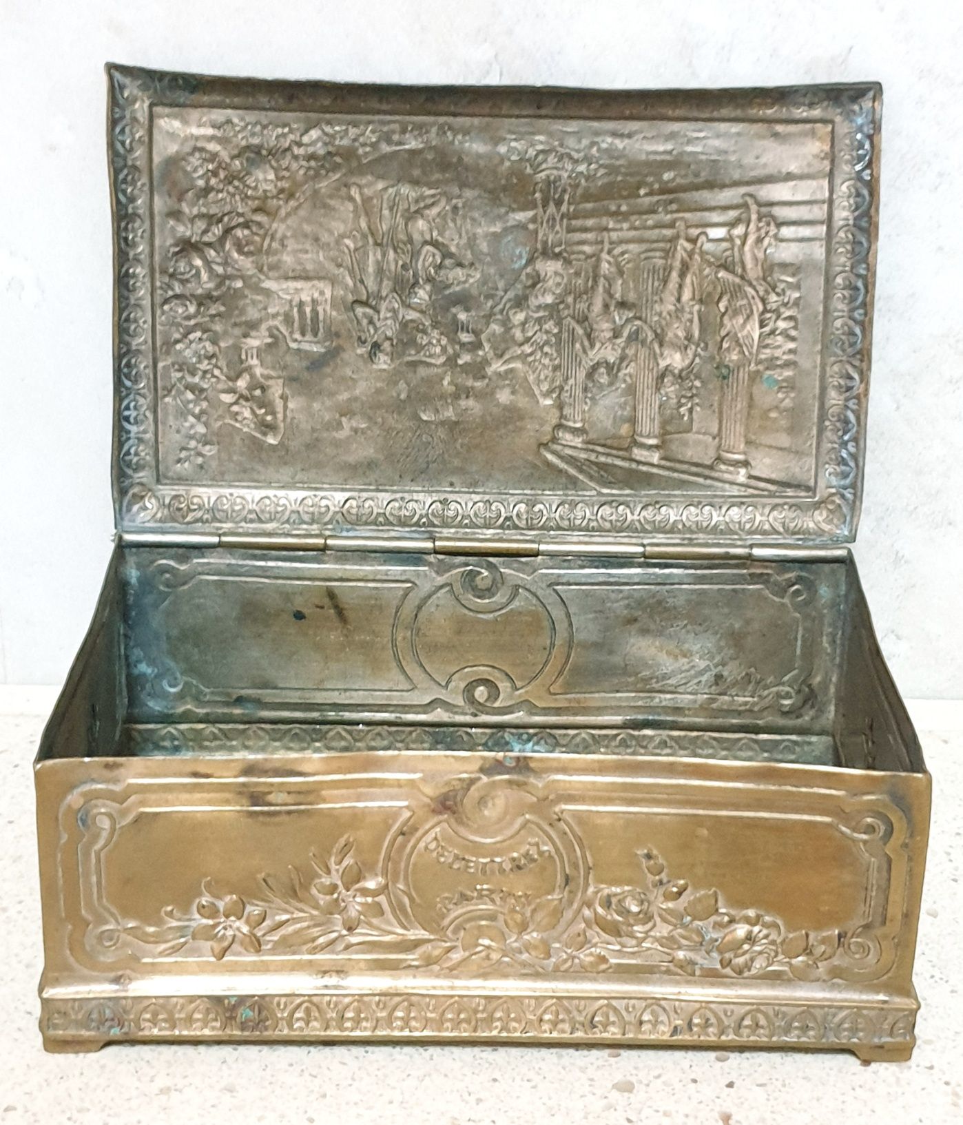 Antiga caixa de frasco de perfume francesa dourada Delettrez Paris