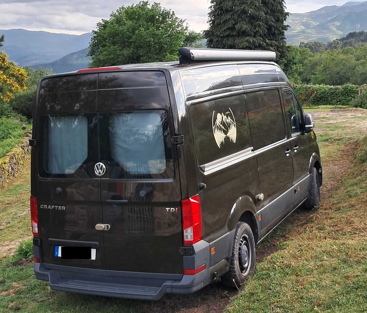 VW Crafter 2.0 TDi com equipamento campismo, em estado impecável