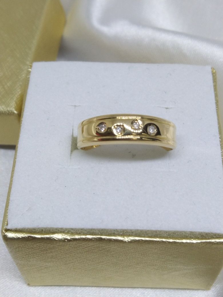 Złoty pierścionek z diamentami, złoto 750, R14