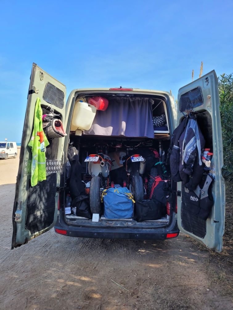 Vw Crafter camper samochód specjalny panele solarne