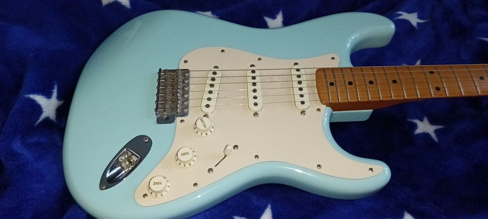 Гитара Фендер класика 50'