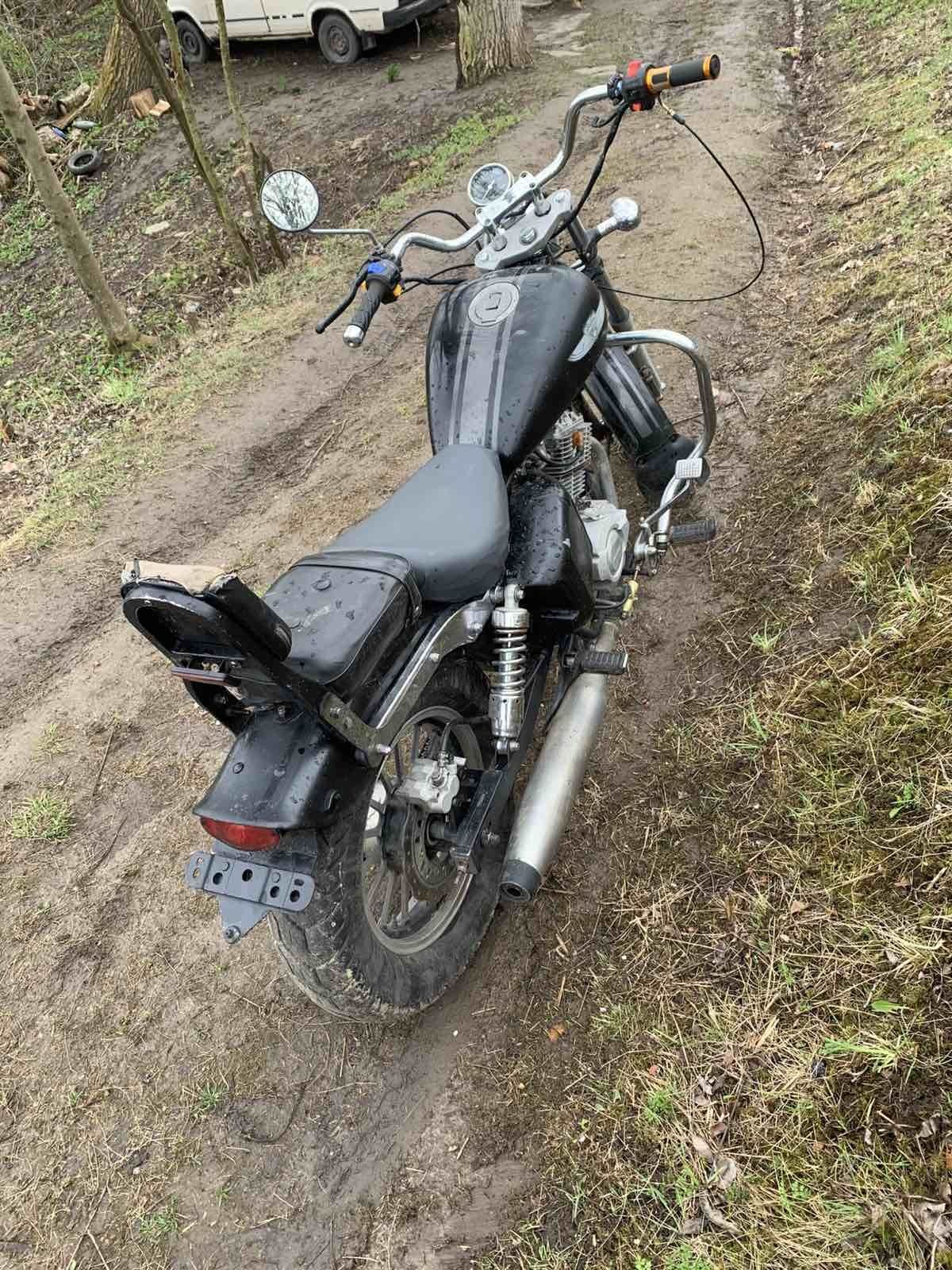 Продам мотоцикл Geon ,на ходу.