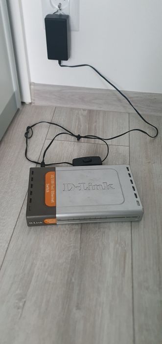 Ruter DES-1008D używane