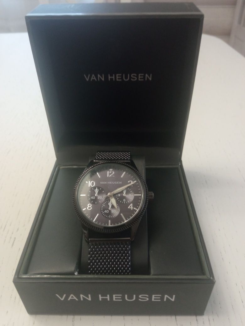 Продам новий кварцовий годинник Van HEUSEN.
