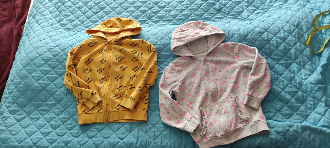 Bluza bawełna firmy Sinsay rozmiar 122 żółta i szara flamingi
