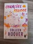 Livro "corações feridos" colleen hoover