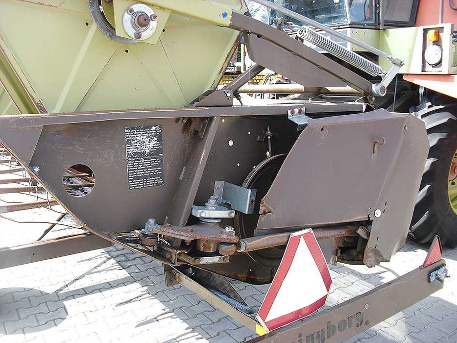 Зерноуборочный комбайн Dronningborg D 7200