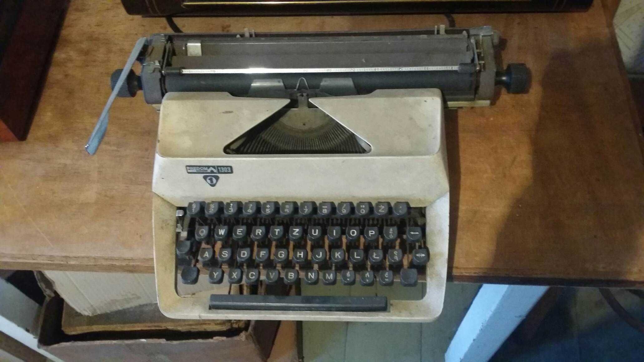 Maszyna do pisania PREDOM 1303
