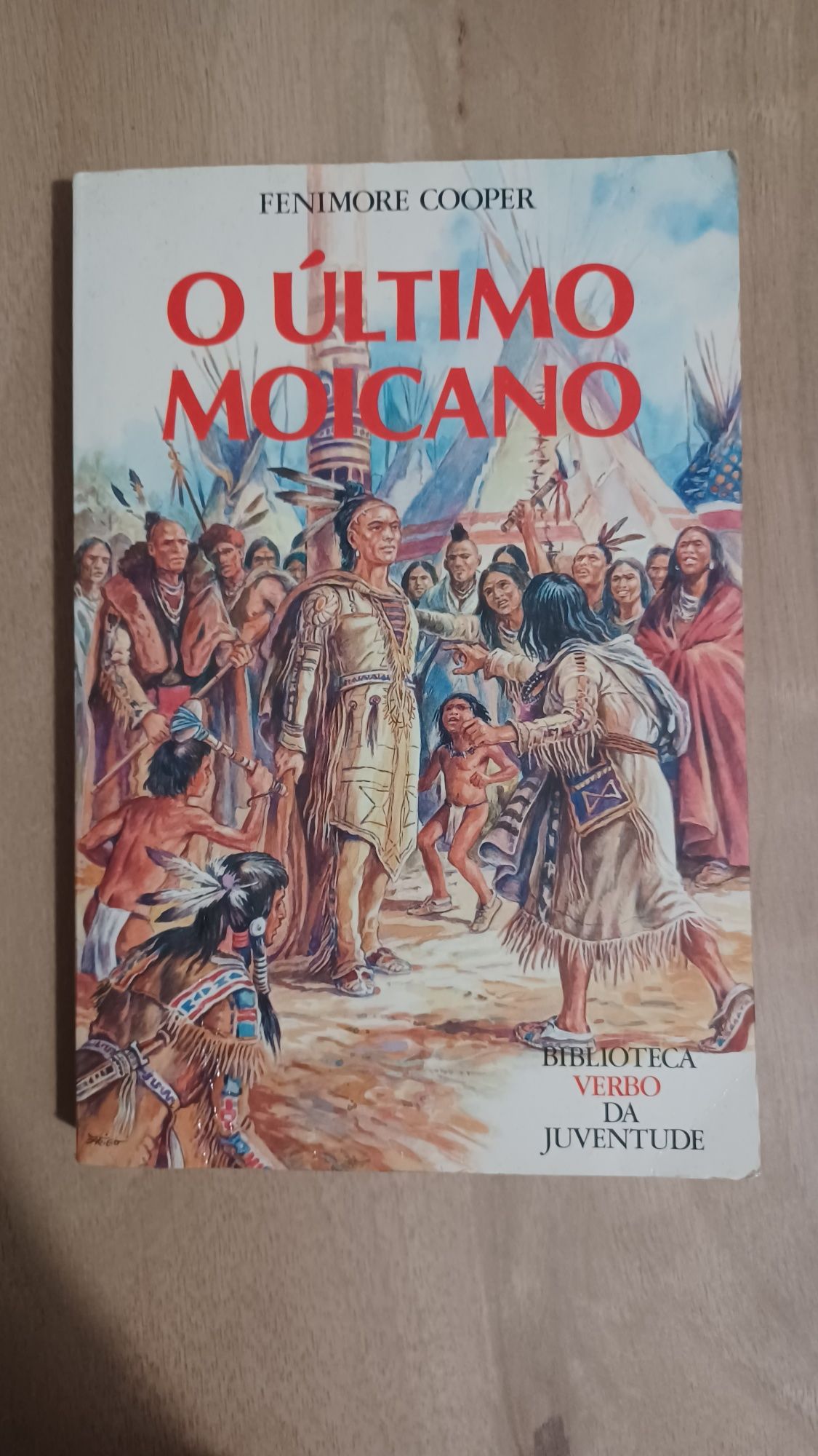 Livro "O Último Moicano" de Fenimore Cooper