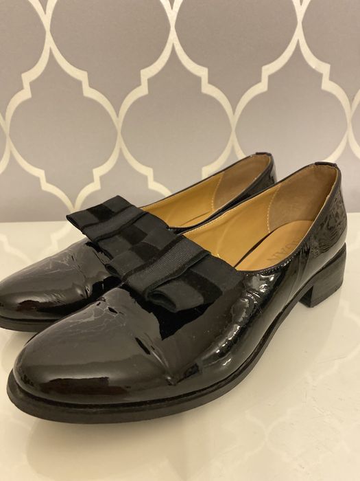 Buty mokasyny czarne skóra lakierowana SAGAN piekne nowe