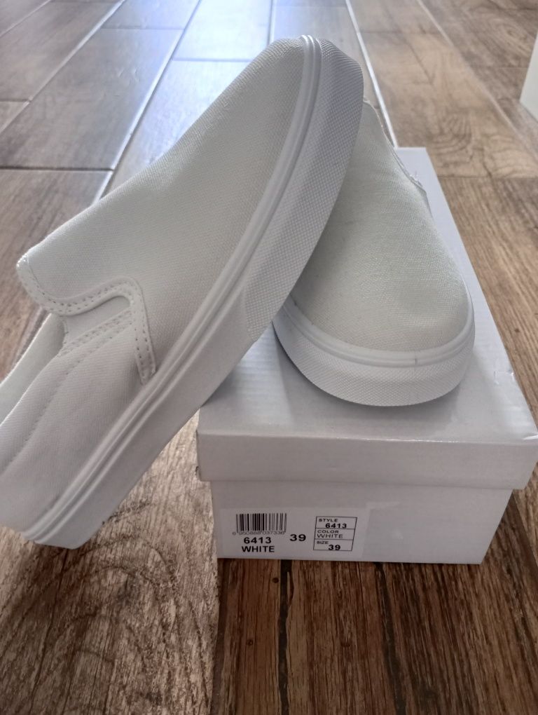 Nowe Białe buty trampki rozmiar 39, wkładka 25 cm