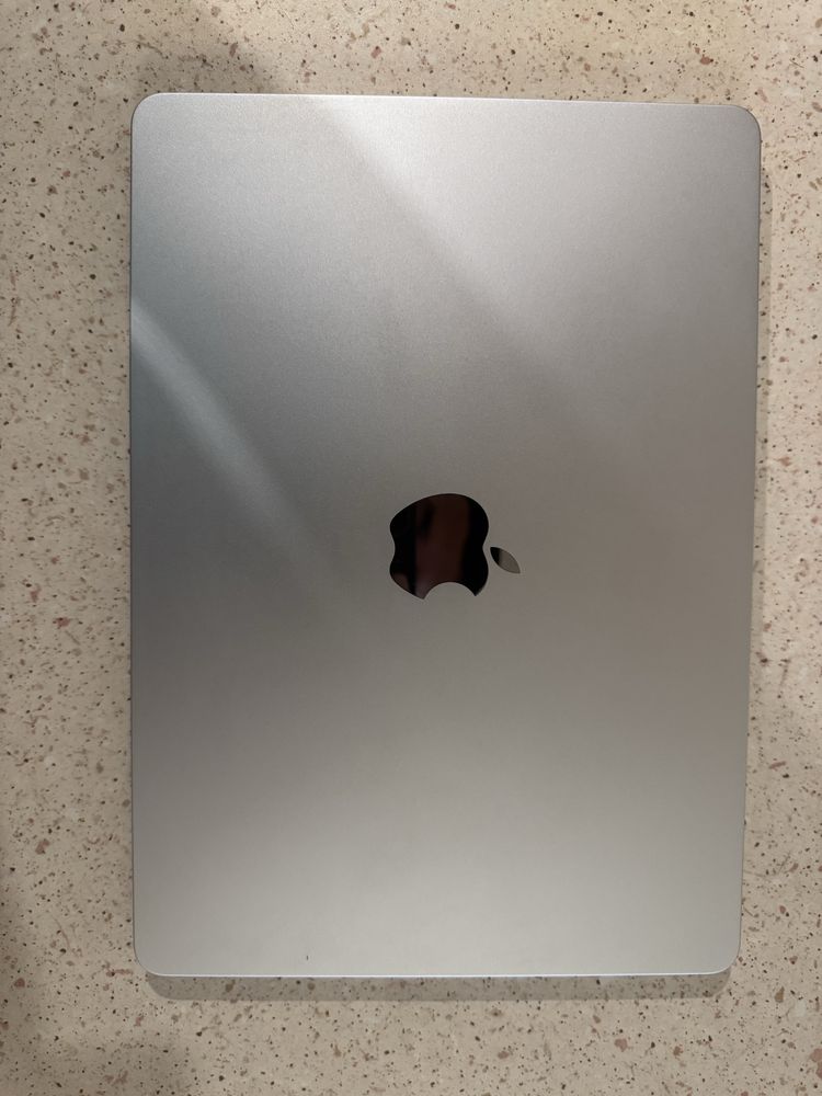 Macbook m2 air 13.9 inch