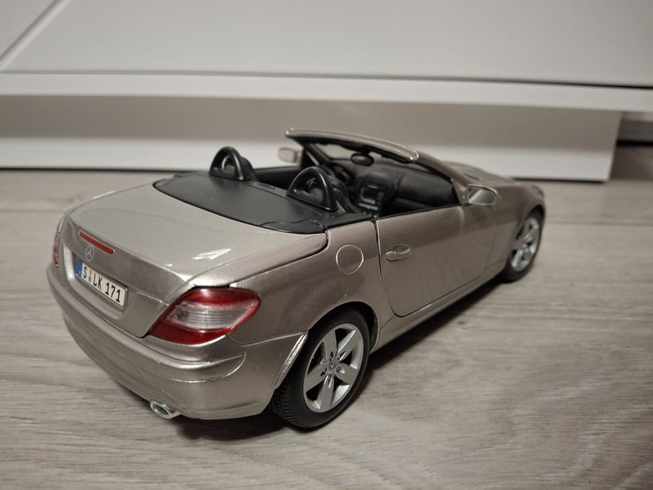 Samochód Kolekcjonerski Mercedes-Benz SLK Maisto 1:18