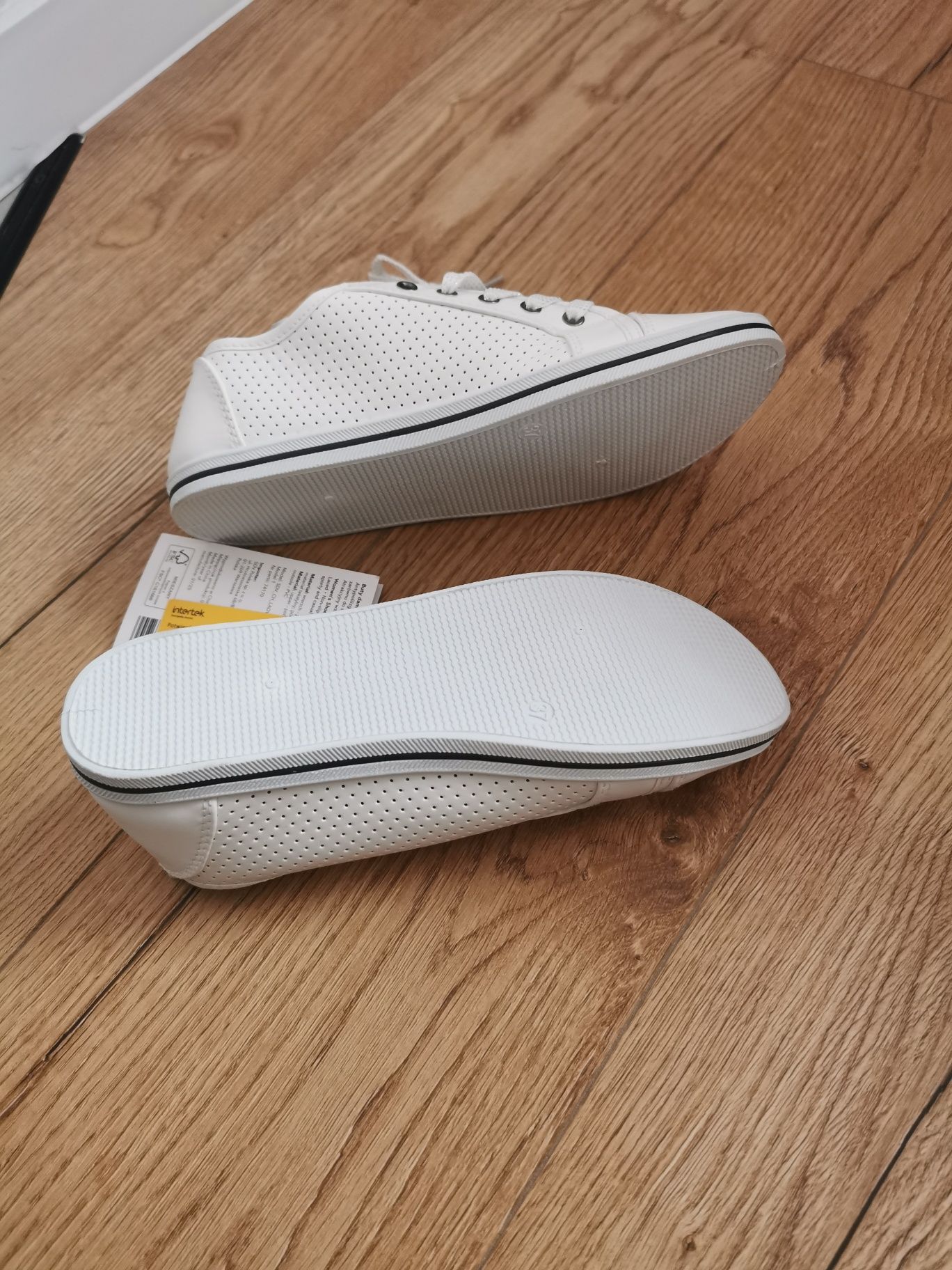 Buty sportowe damskie