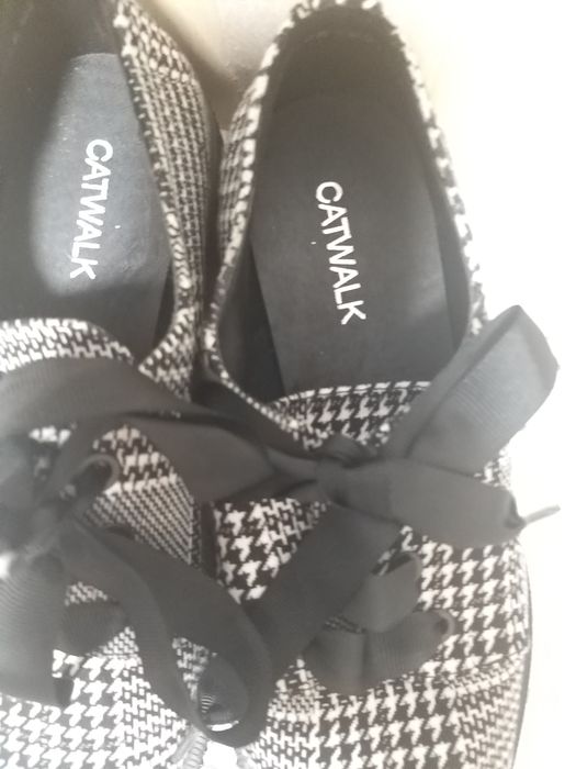 Продам лоферы в клетку