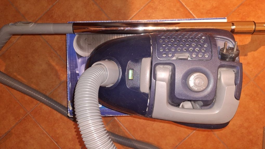 Electrolux XIO Z1034 odkurzacz workowy