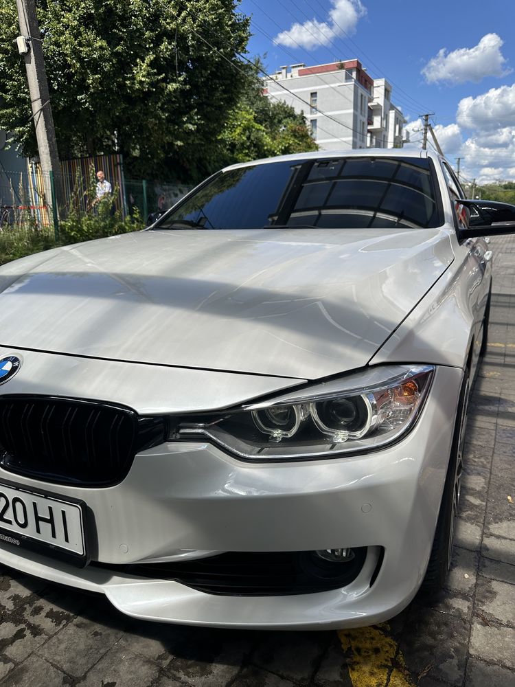 Bmw 328i 2015 замінений цеп і помпа 20к назад повністю обслужений авто