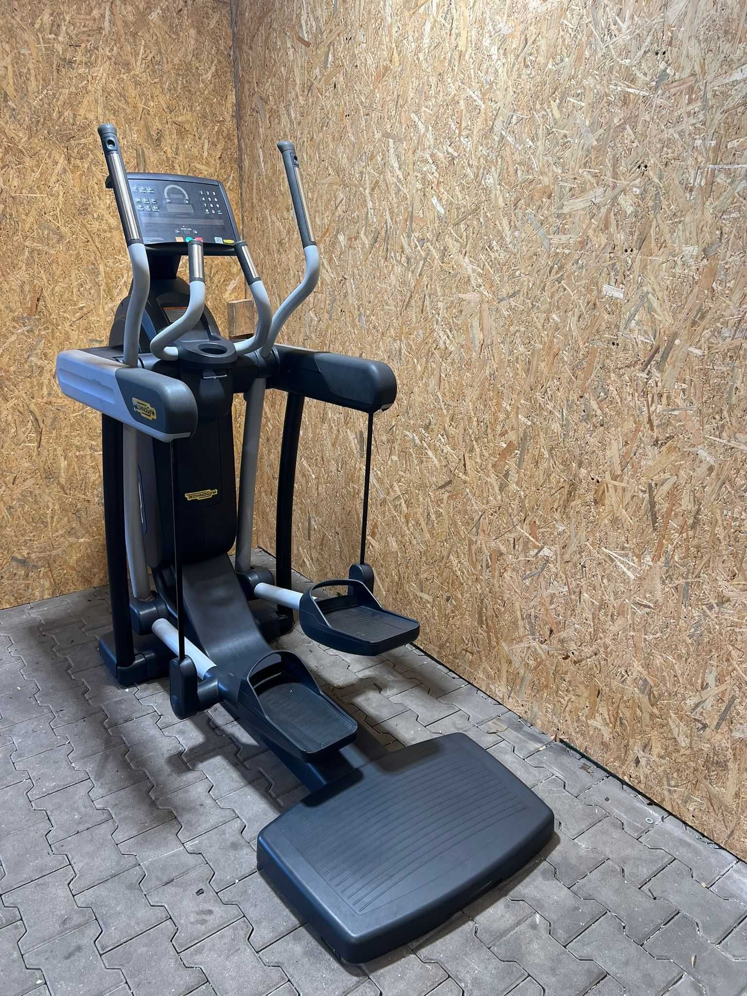 Technogym Vario 1000 led profesjonalny nowy model