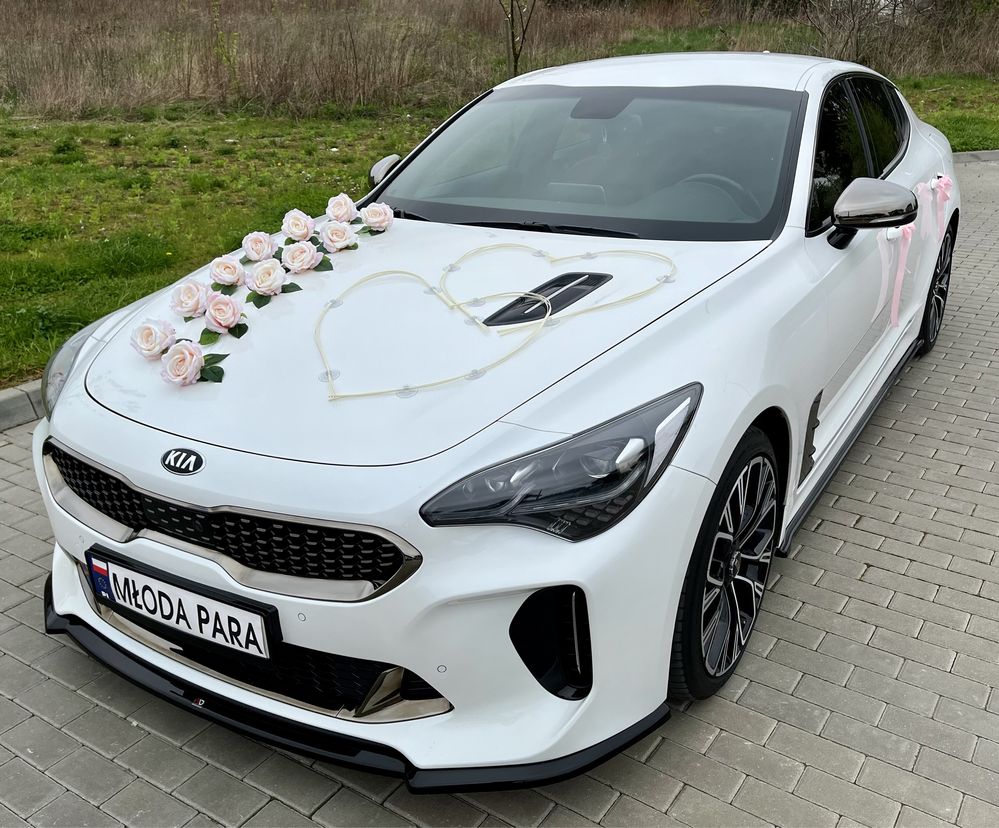 Auto do ślubu KIA STINGER  biała perła