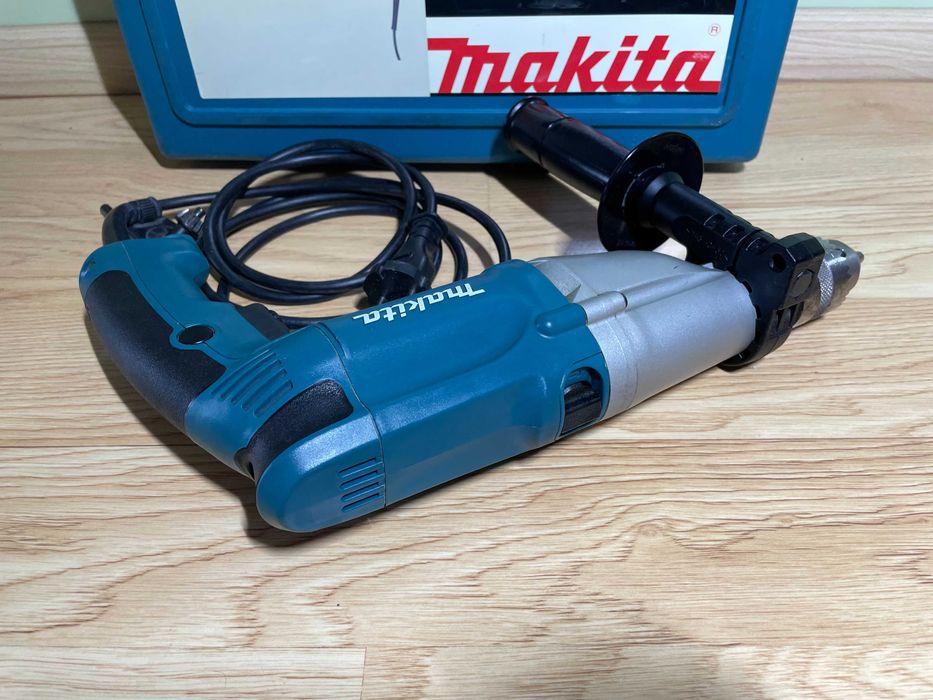 Makita HP 2050 Дриль з ударом (оригінал, на гарартії, як нова)
