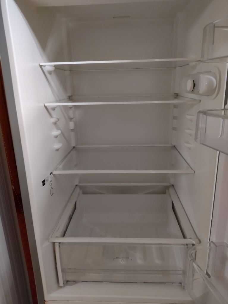 Lodówka Indesit srebrna