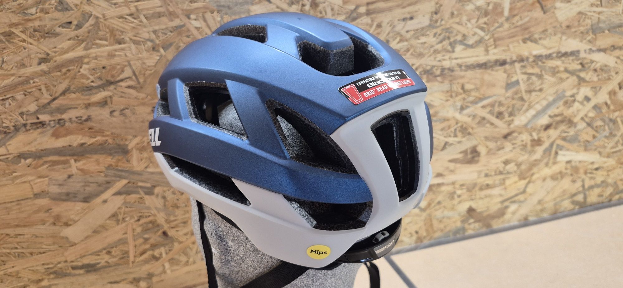Kask Bell Falcon XR Mips. Rozmiar S .