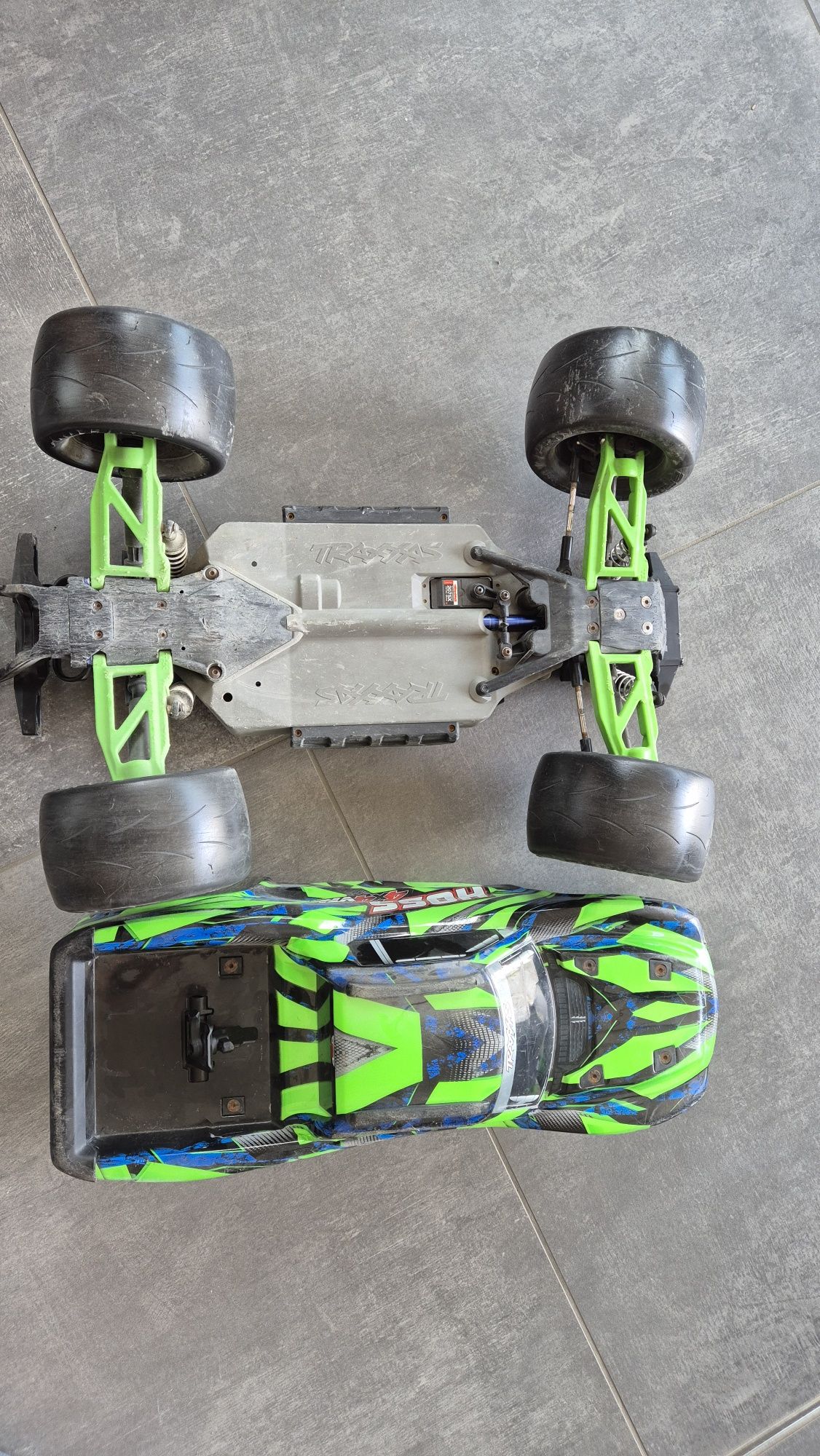 Zestaw Traxxas Hoss 4x4 VXL tuning
