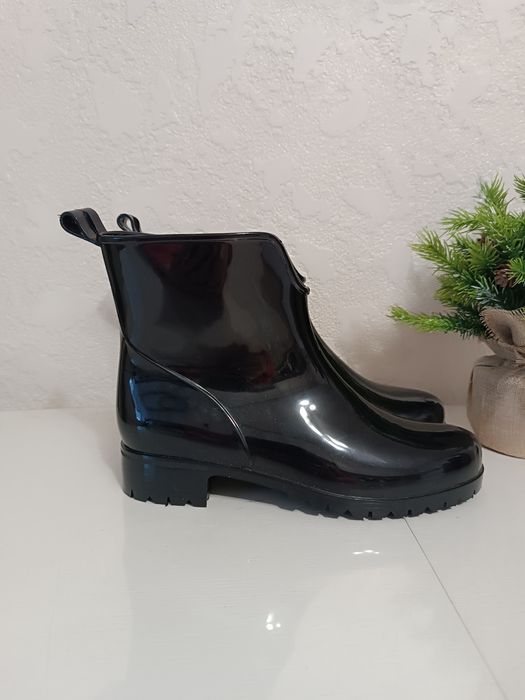 Гумові чобітки, Італія