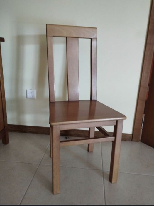 Mesa de faia maciça e 8 cadeiras