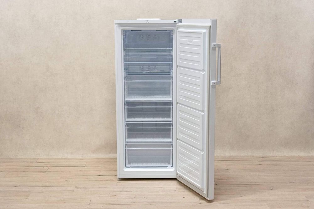 Arca Congeladora Vertical Beko RFNE 270K31 WN (C/ GARANTIA!) 219L