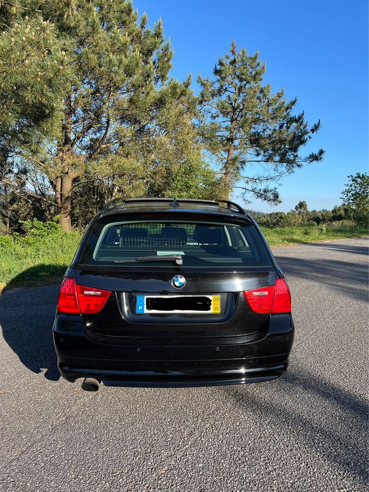 BMW 318 d Touring Lci  Navigation