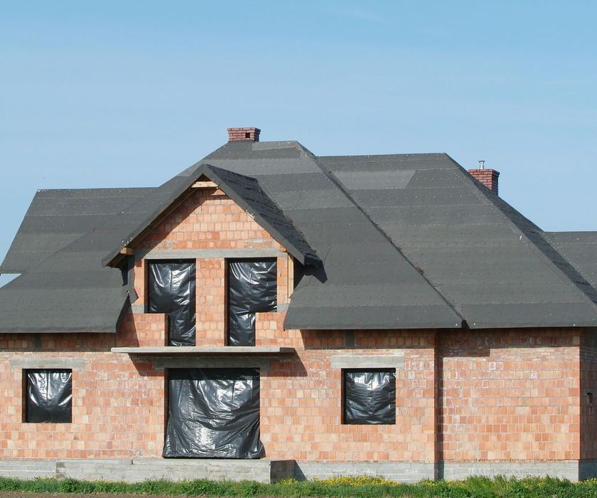 Naprawa dachu kominy uszczelnienie papa gont przecieki kominy Dekarz