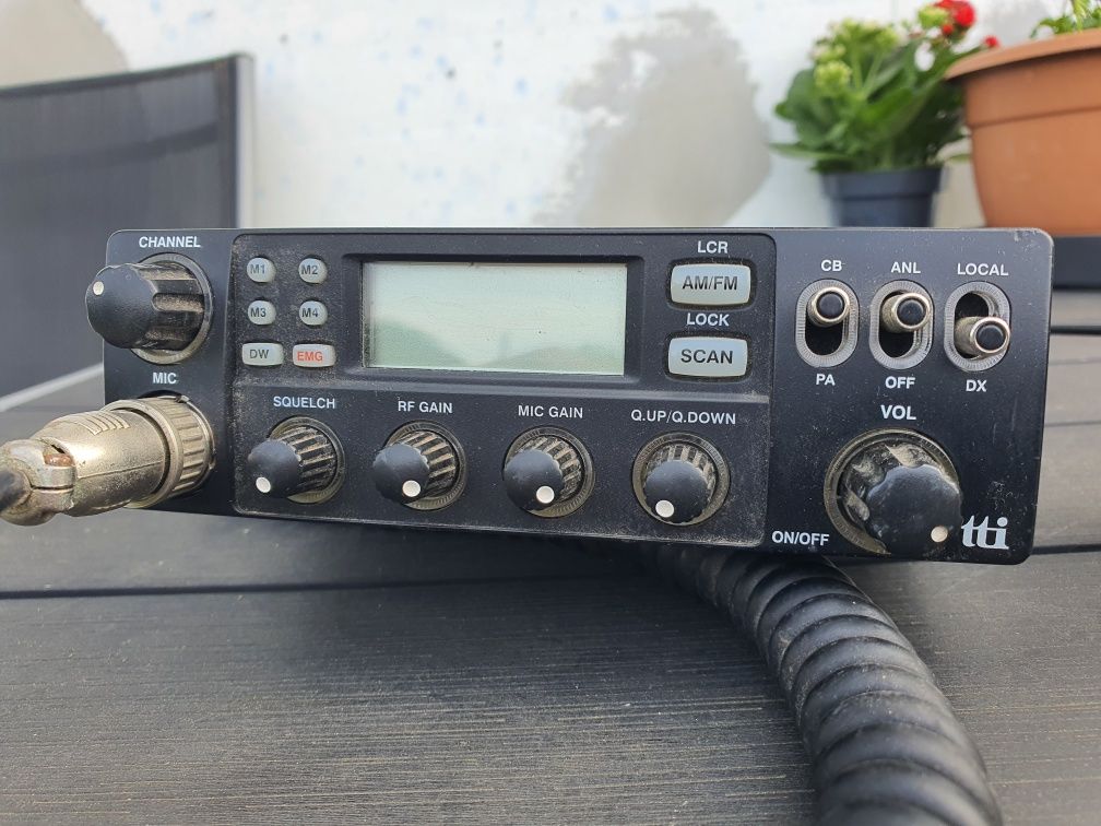 CB radio  TTi TCB 880 + antena