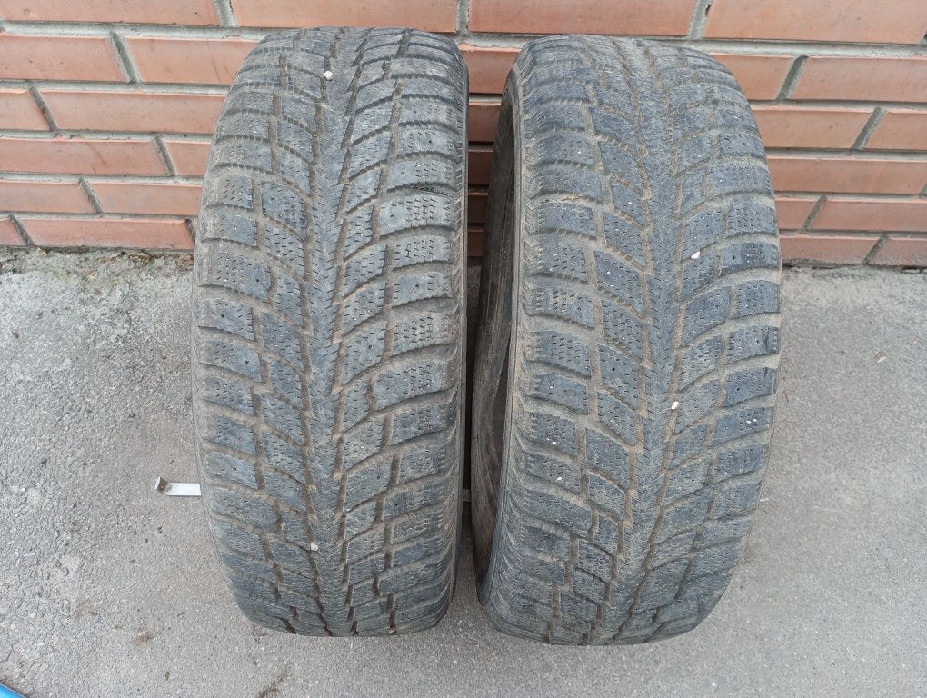 Продам Пару Покрышек 205.60.15