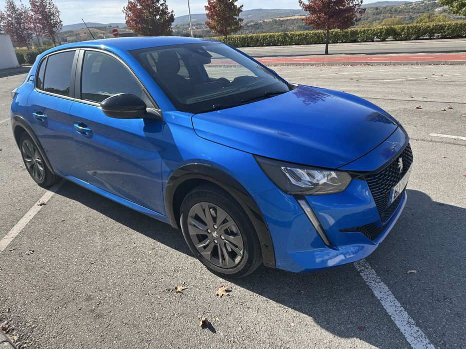 Peugeot e208  50kw Style de 2023 só 6890Km