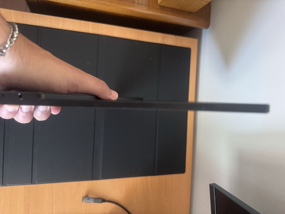 Monitor Portátil 16" FHD 1200P