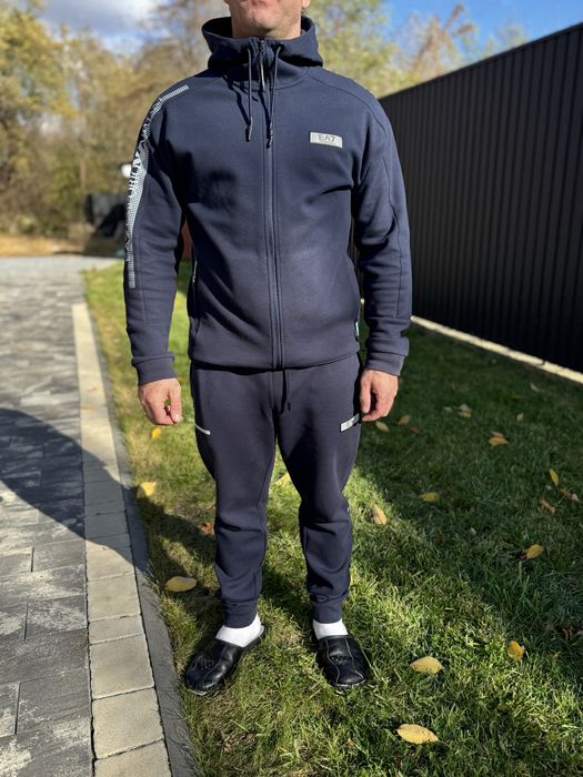 Костю Emporio Armani 7  Ventus