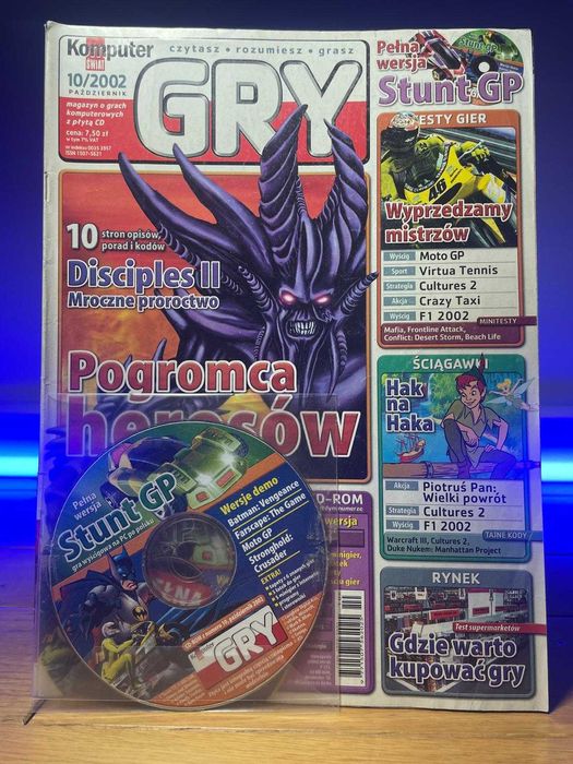 Komputer Świat GRY 10/2002 (październik) – magazyn z grą Stunt GP PC