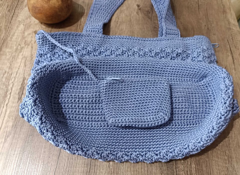 Carteira Croché forrada c/ porta moedas e bolso interior - Feito à Mão