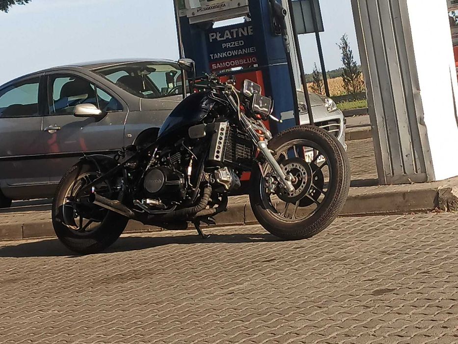 Honda VF750 Magna Bobber Chopper