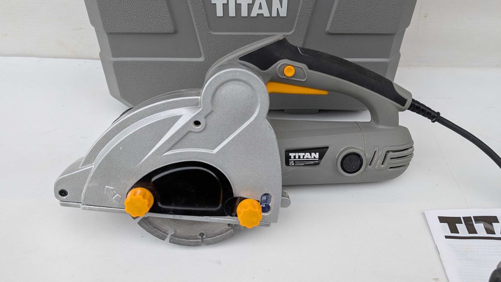 Bruzdownica Titan TTB293WCH 150mm 1700W