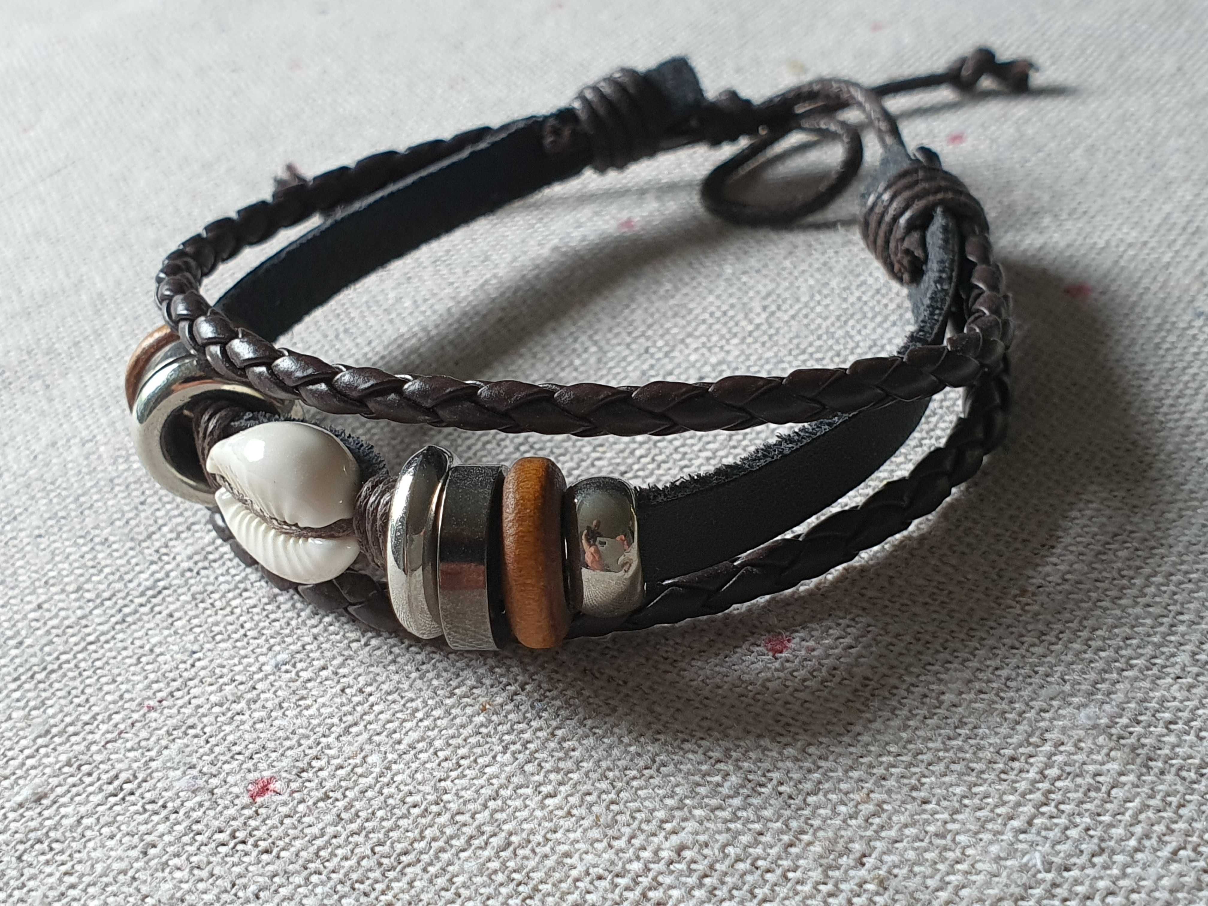 Ciekawa bransoletka handmade - rzemień muszla drewno