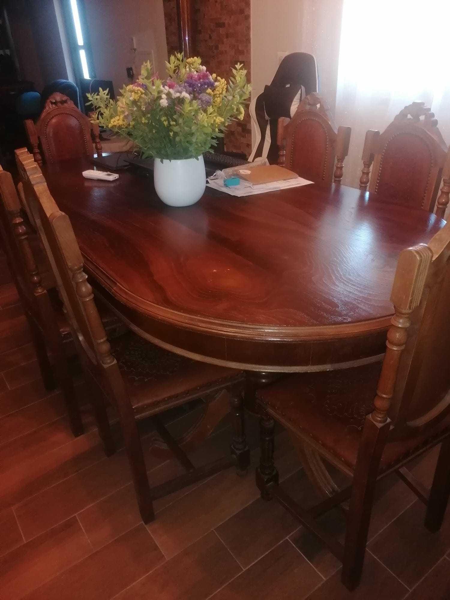Mesa de jantar + 6 cadeiras
