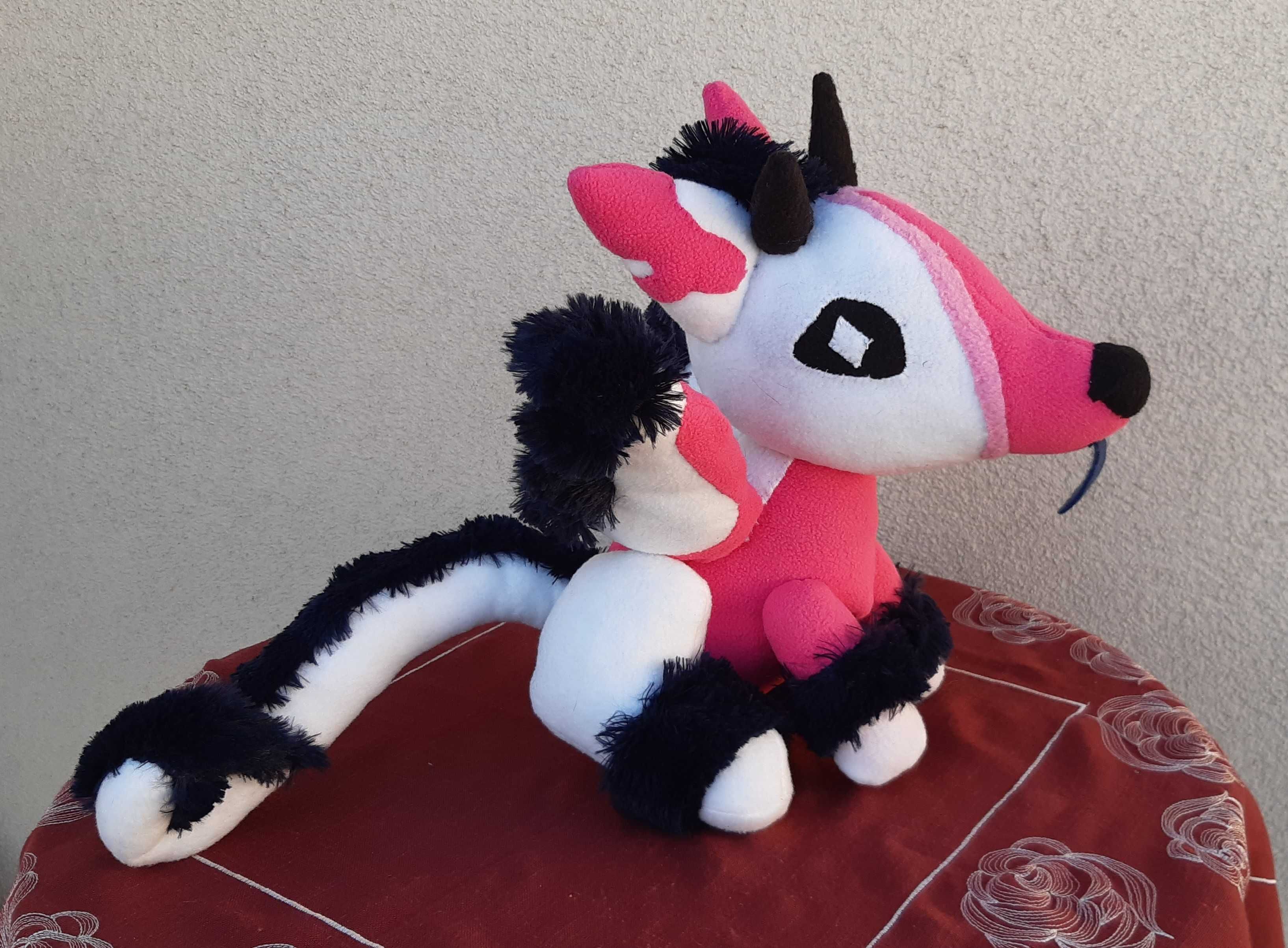 Pluszowy furas furry fursona, maskotka na podstawie refki