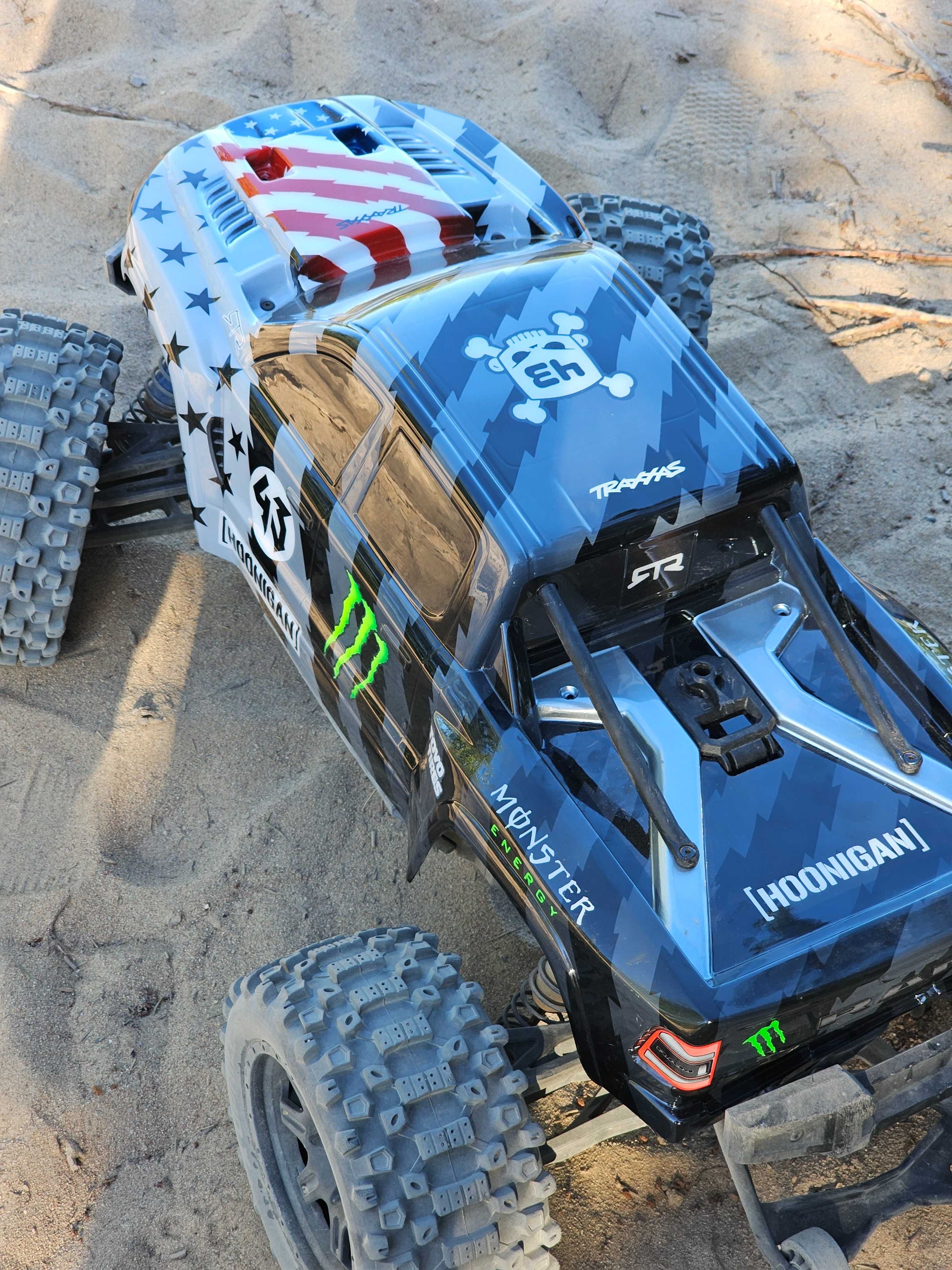 Traxxas Xmaxx Dodge RAM karoseria Monster Energy pomalowana - custom