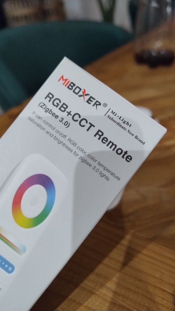 Pilot dotykowy Mi-Light FUT089Z RGB+CCT 8-strefowy Zigbee